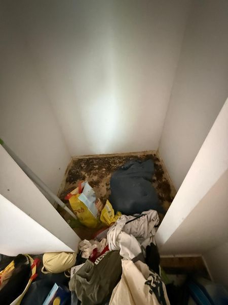 Abstellkammer vor der Räumung
